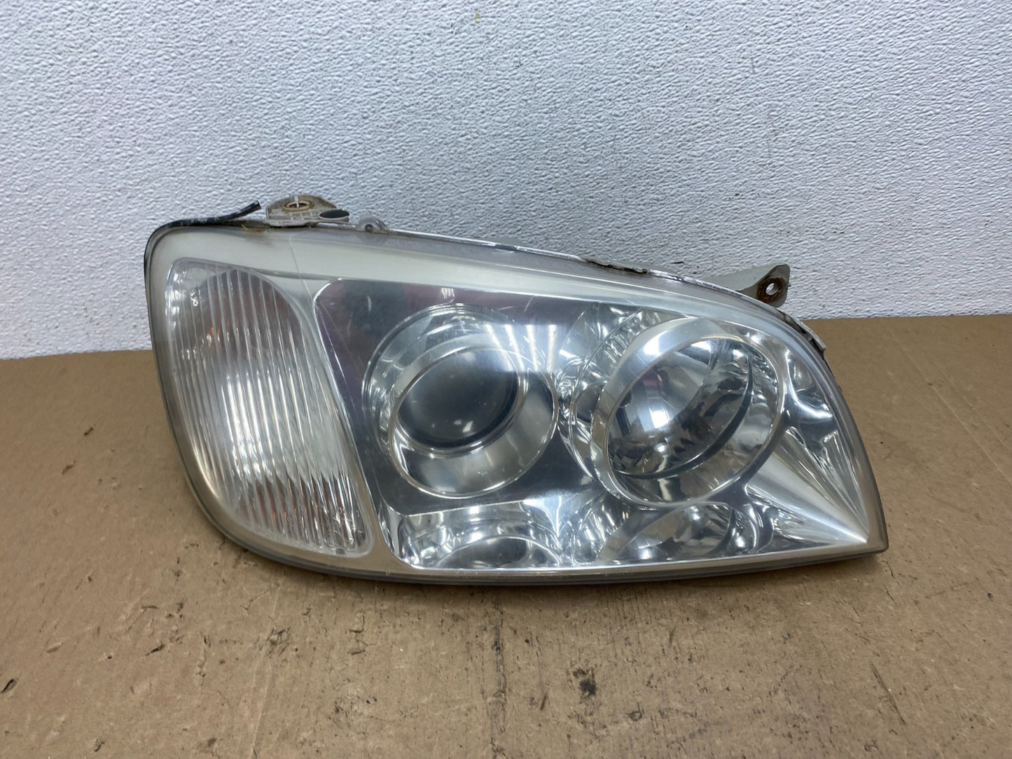 2004 2005 Hyundai XG350 XG Right Passenger RH Headlight Halogen AC7246 DW0