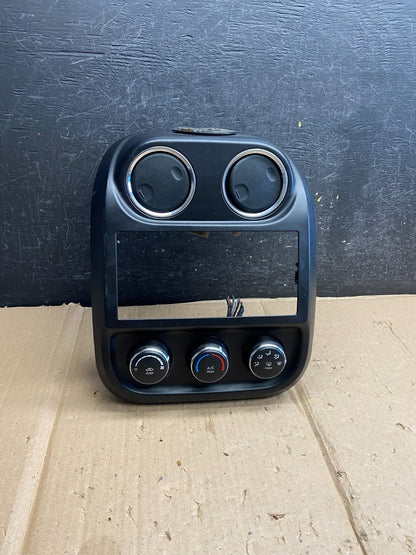 2011 to 2017 Jeep Patriot Dash Climate Temperature Control Radio Bezel ai2762 DG0