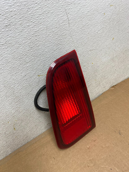 2003-2006 Lincoln Navigator Right Passenger Side Tail Light Inner OEM L2454 DW2