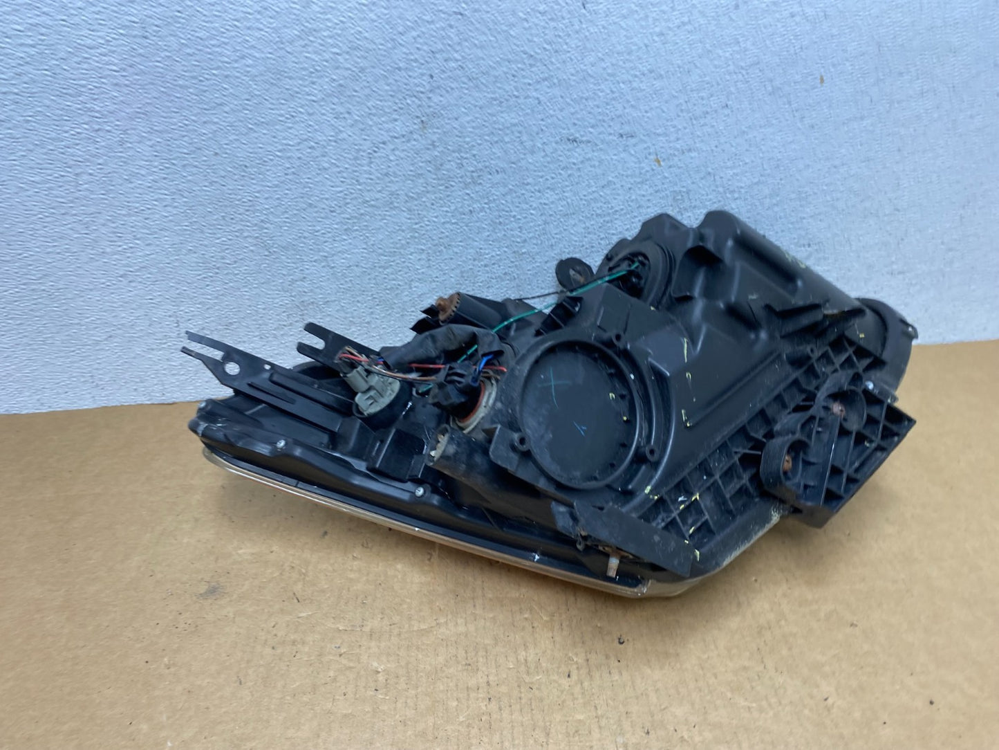 2008 to 2013 Nissan Rogue Left Driver LH Halogen Headlight AD4567 DW10
