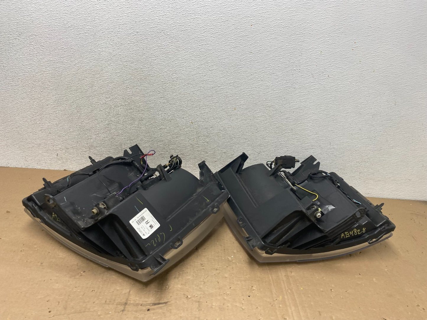 2007 to 2014 Chevrolet Silverado Left+Right Side Headlights AG4828 DW8