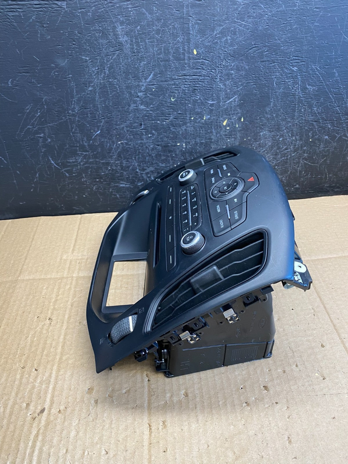2015 to 2018 Ford Focus Center Radio Stereo Control Unit Trim ac9452 DG1