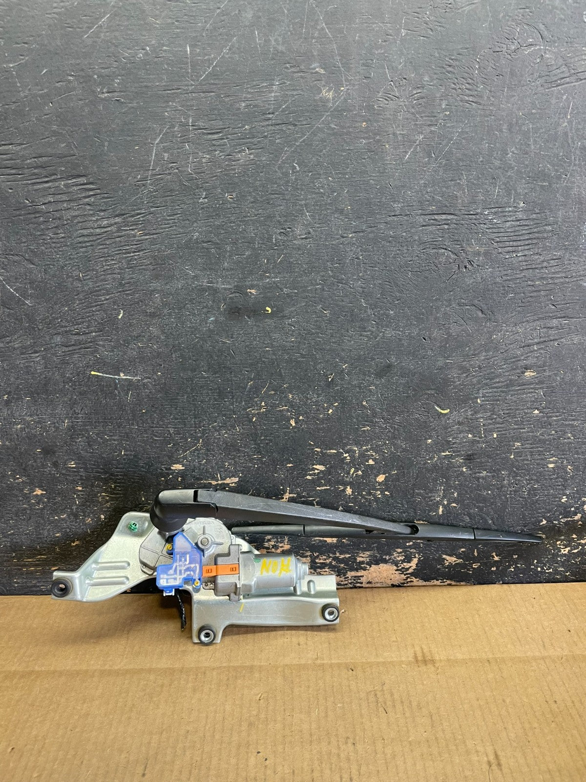 2010 to 2013 Subaru Forester Rear Windshield Washer Wiper Motor AB28440