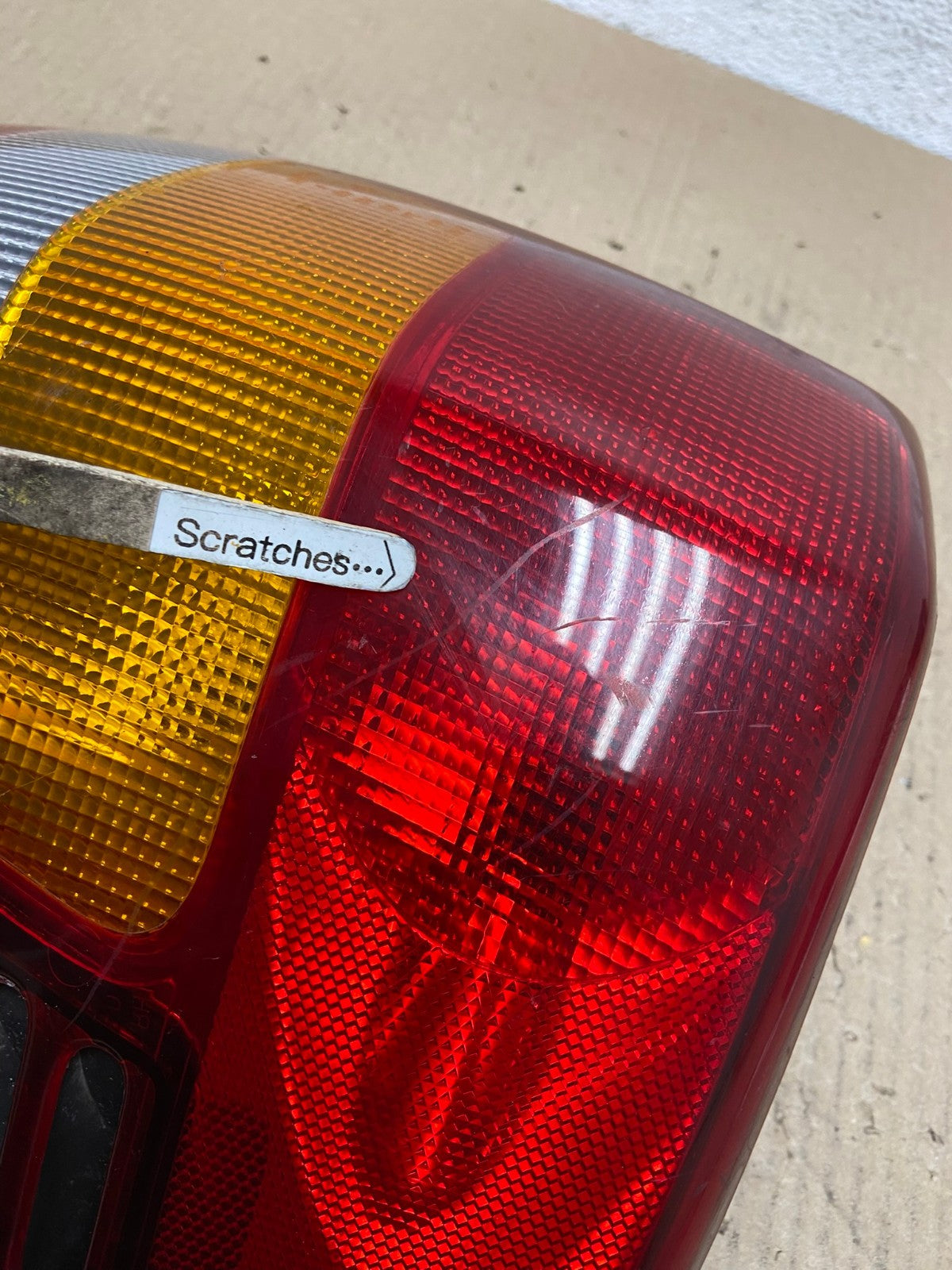 1999-2004 Jeep Grand Cherokee WJ Right Passenger Rh Tail Light AE9835 LK3