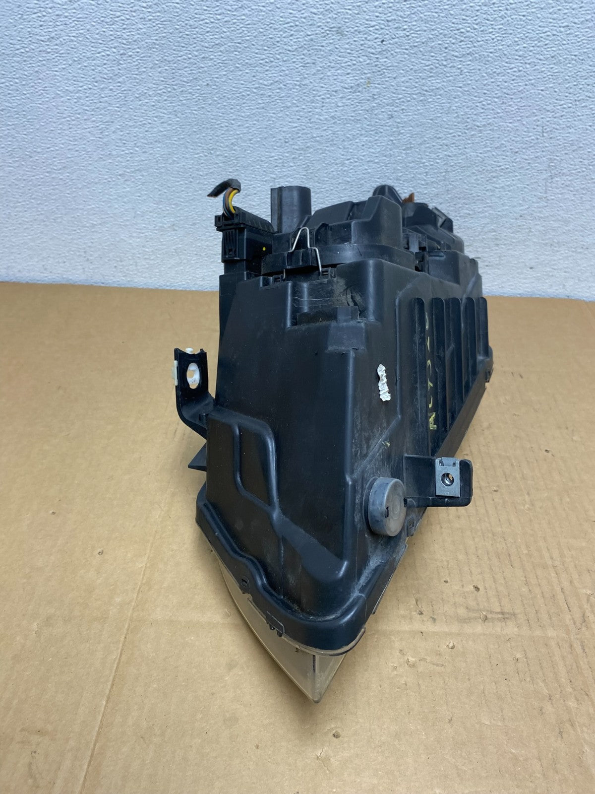 Halogen 2006 to 2008 BMW 3 Series Headlight Right Passenger Side AC7526 DW8
