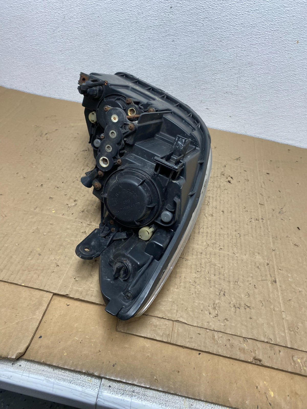 2007 to 2012 Hyundai Veracruz Left Driver LH Headlight Halogen OEM AC4138 DW9
