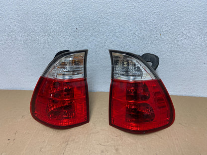 2000 to 2006 Bmw X5 Left+Right Set Outer Tail Lights AC5698 DG0