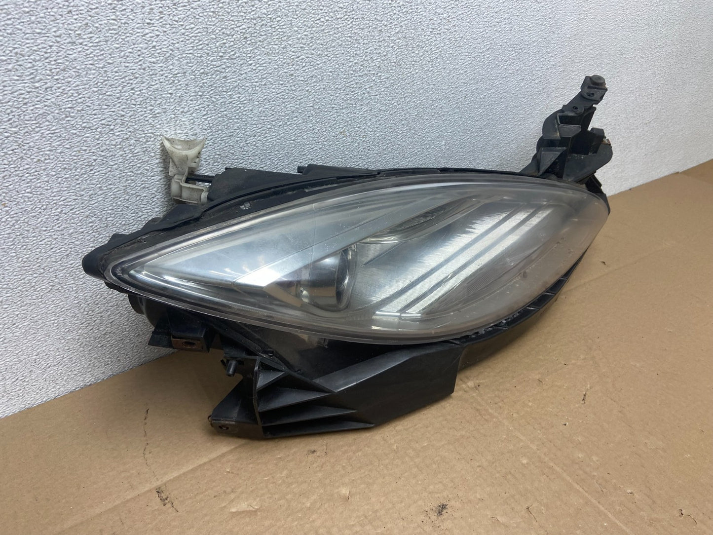 2009-2010 Mazda 6 Right Passenger Side Halogen Headlight Oem AB6129 DW2