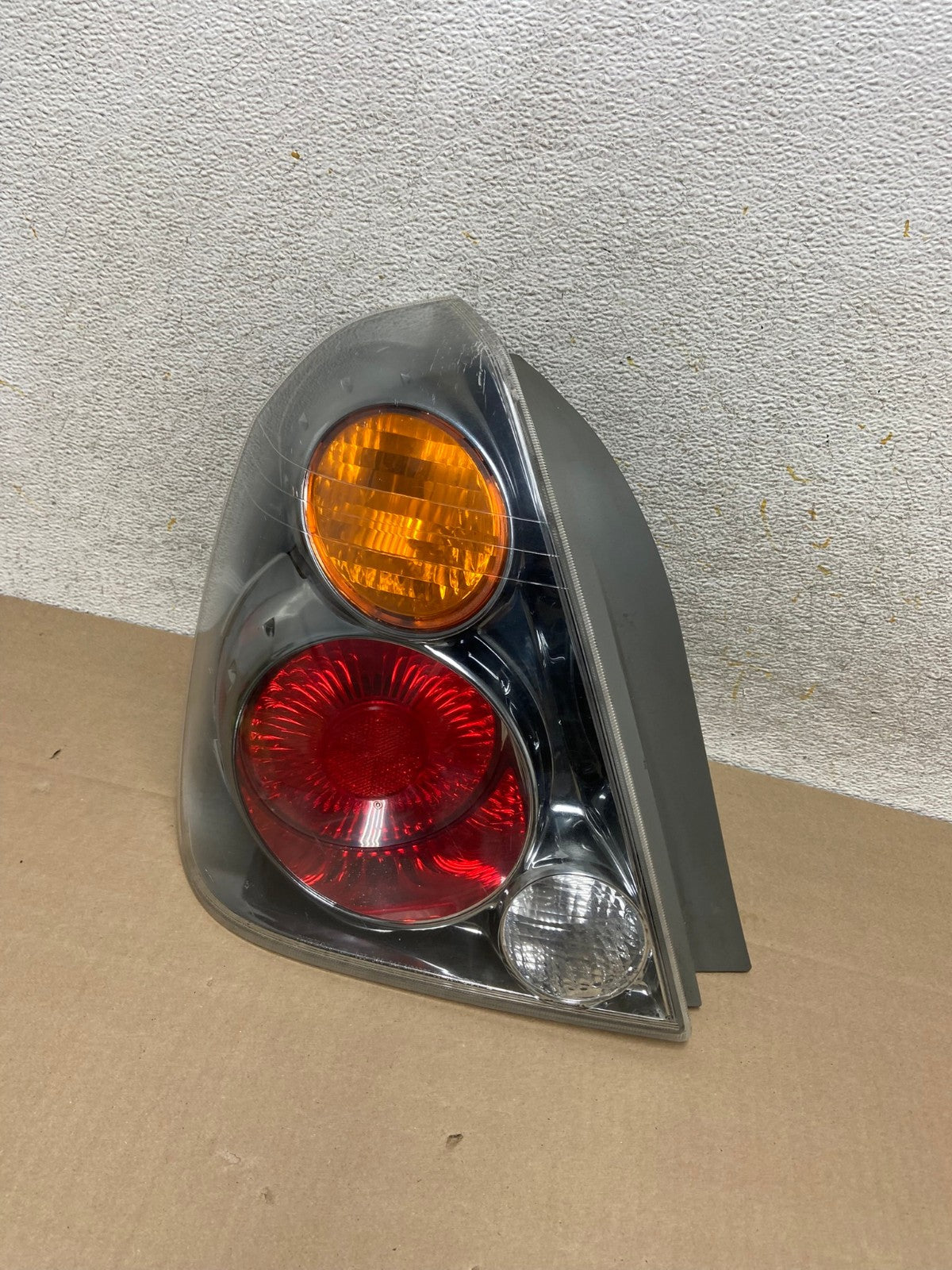 2002 2003 2004 Nissan Altima Tail Light Left Driver Lh Side AI1384 LK0