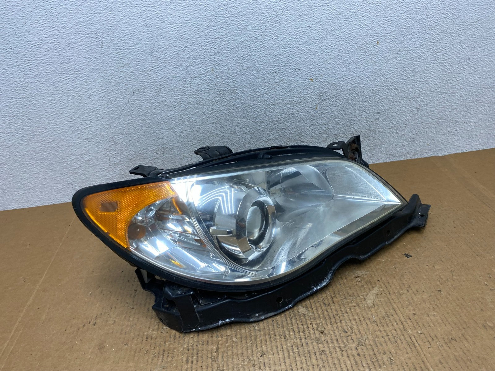 2006 to 2007 Subaru Impreza Right Passenger Side Halogen Headlight AE1673 DW2