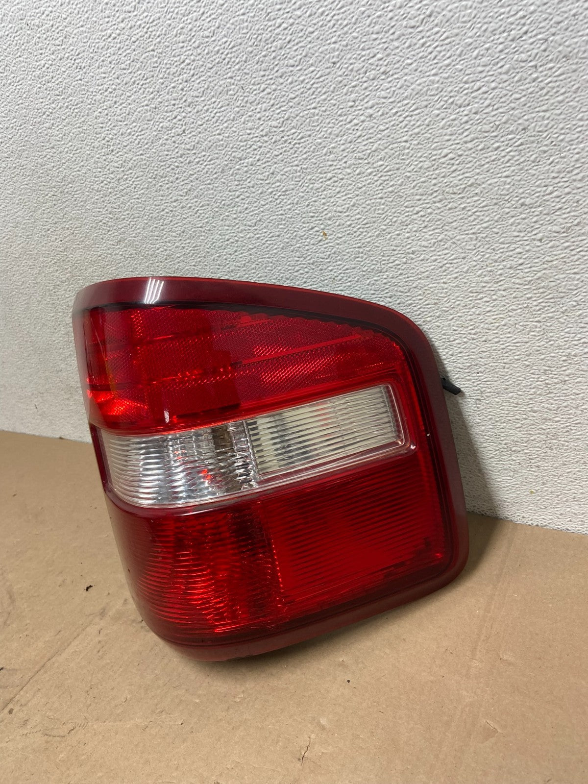 2004 to 2008 Ford F150 Flareside Right Passenger RH Side Tail Light AG4722 GD1