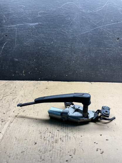 2012 - 2017 Hyundai Veloster Rear Glass Windshield Wiper Motor W6851 DG3