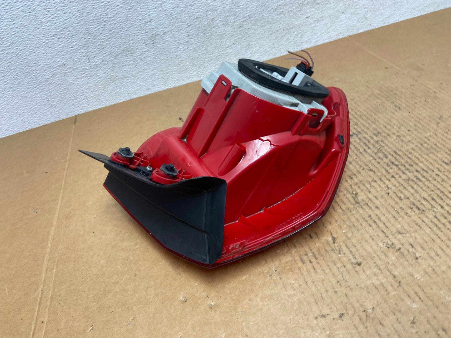 2012 to 2015 Volkswagen Passat Right Passenger Rh Side Tail light AE0220 LK6