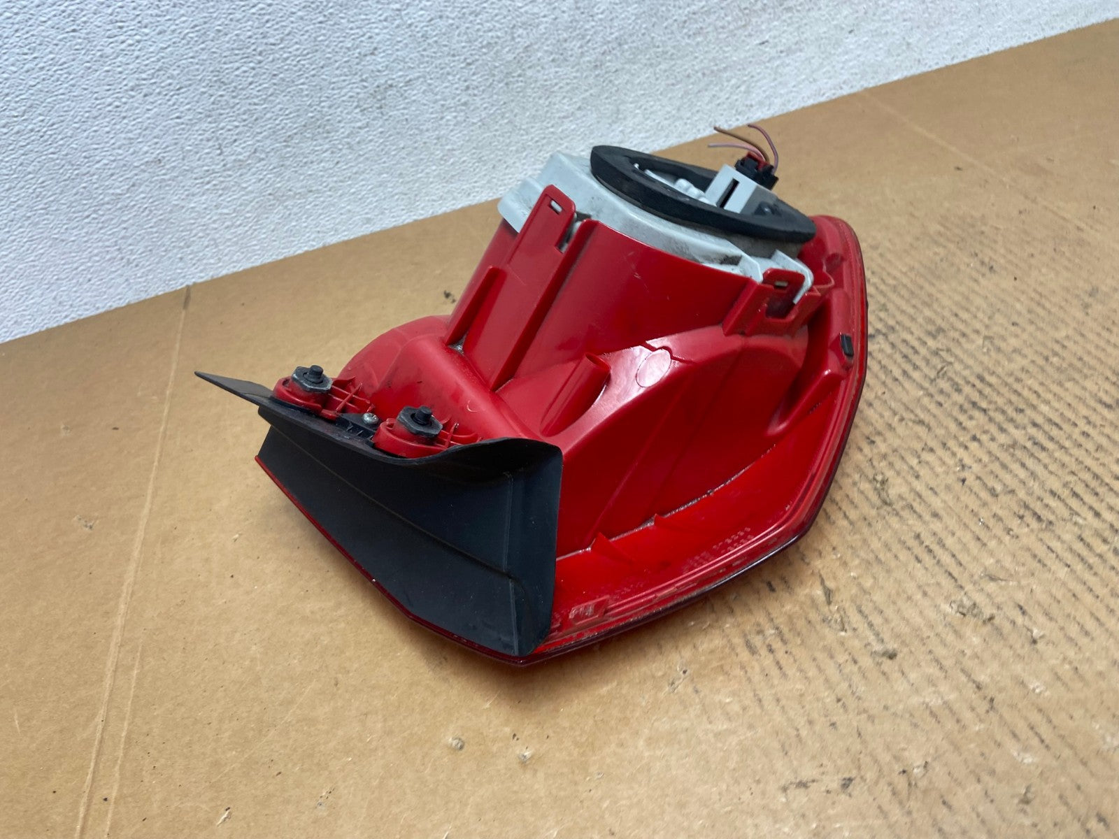 2012 to 2015 Volkswagen Passat Right Passenger Rh Side Tail light AE0220 LK6