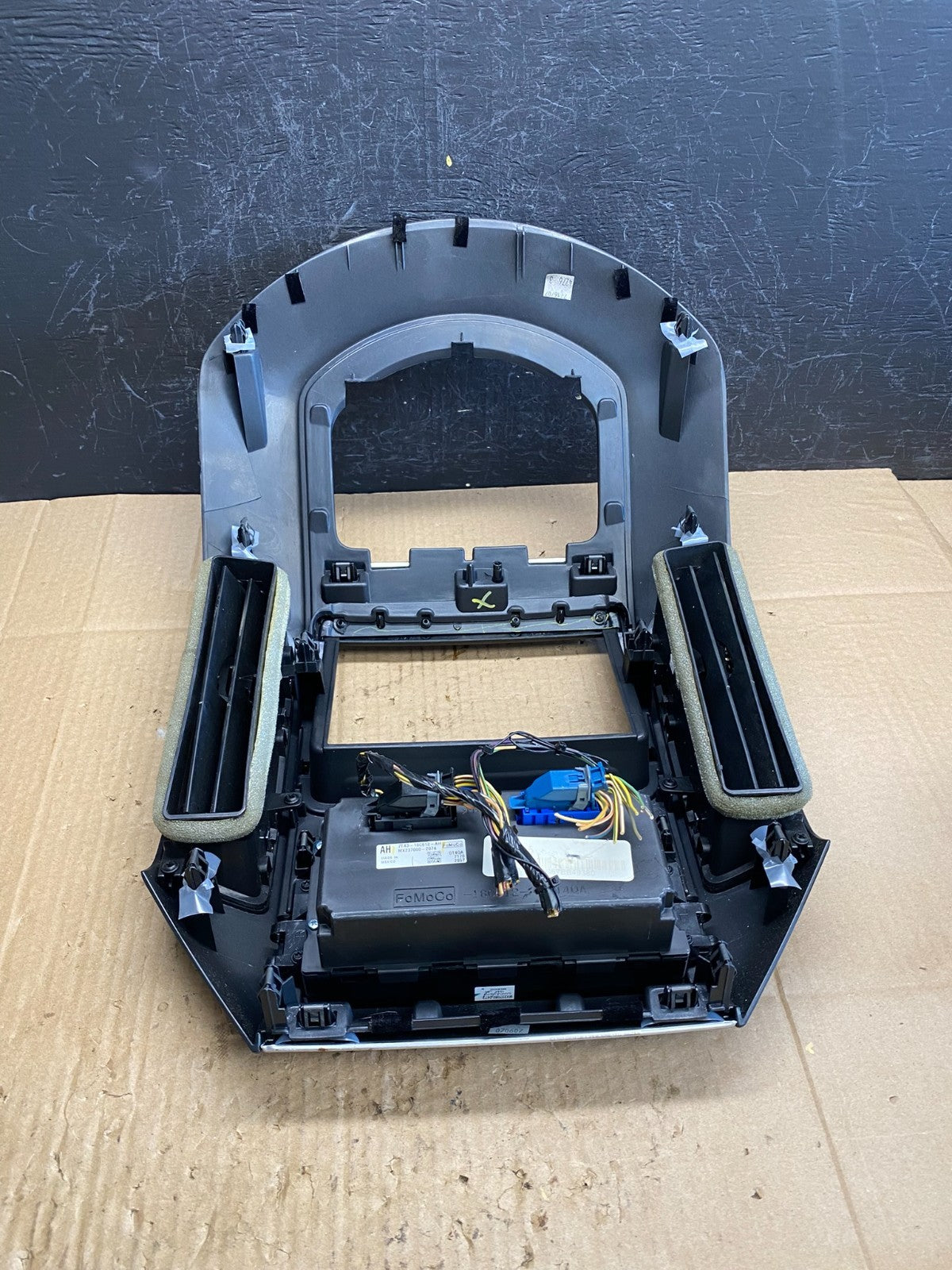 2007 - 2010 Ford Edge Heater Climate Control Radio Control Dash Bezel AC9506 DG5