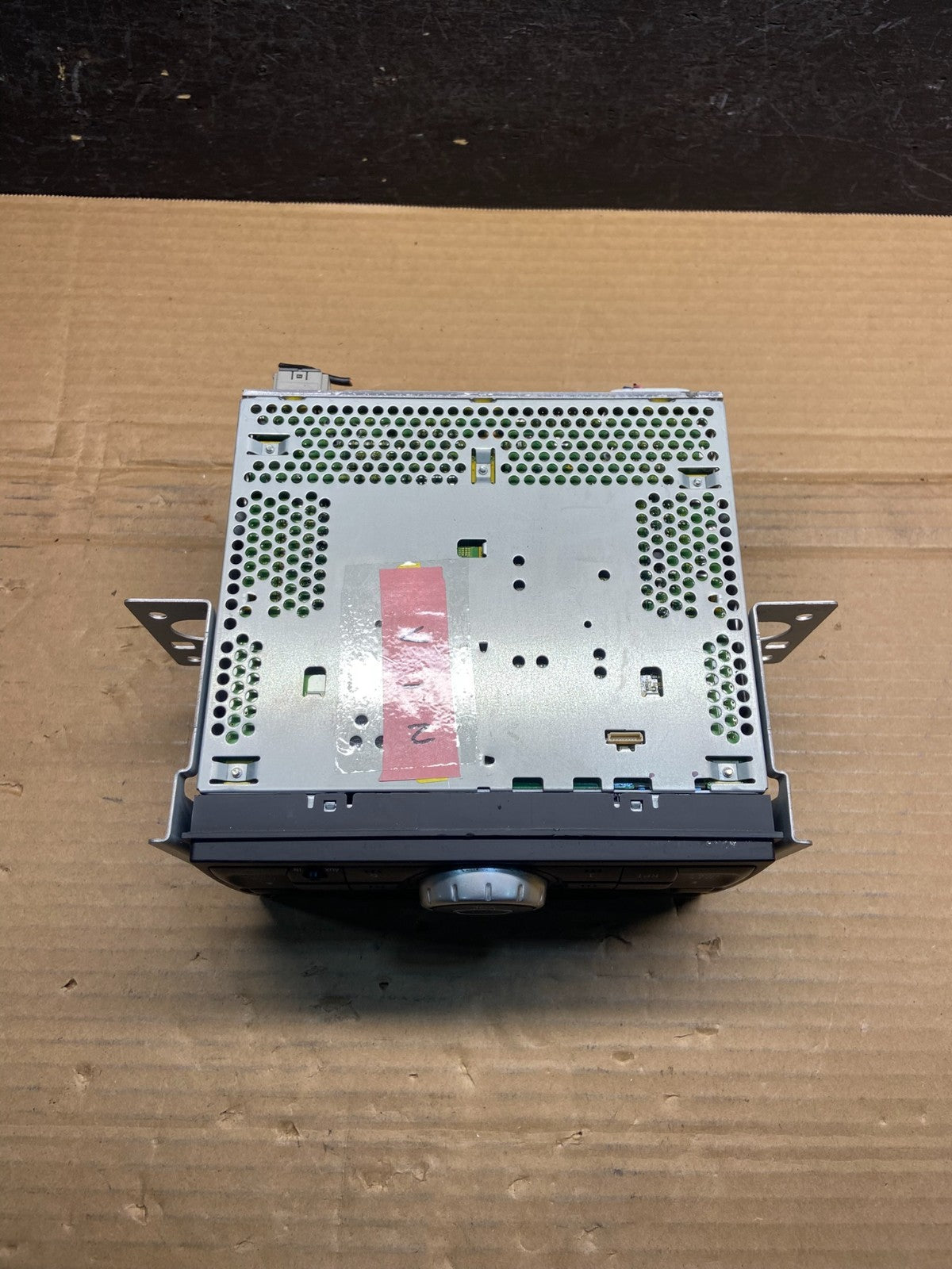 2011 to 2013 Nissan Quest AM FM Radio Stereo CD Player Receiver AE2554 DG4