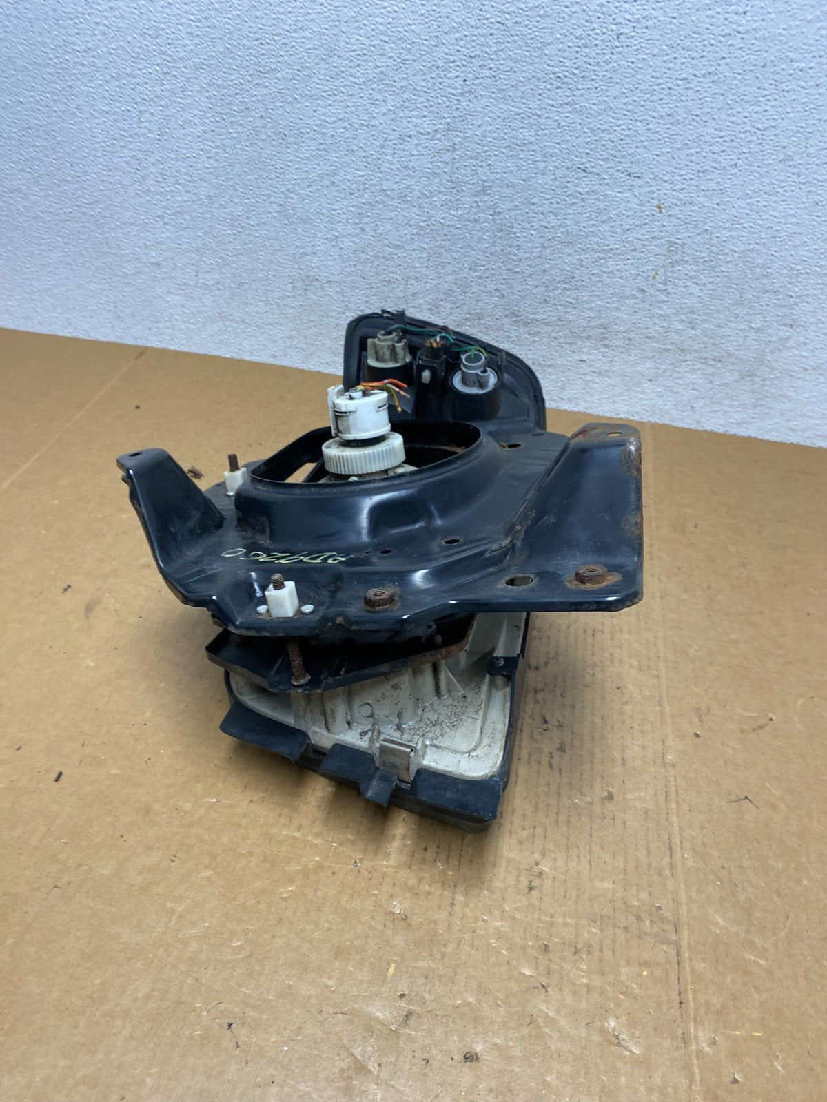 1992-1997 Isuzu Trooper Right Passenger RH Halogen Headlight ad9260 DG5