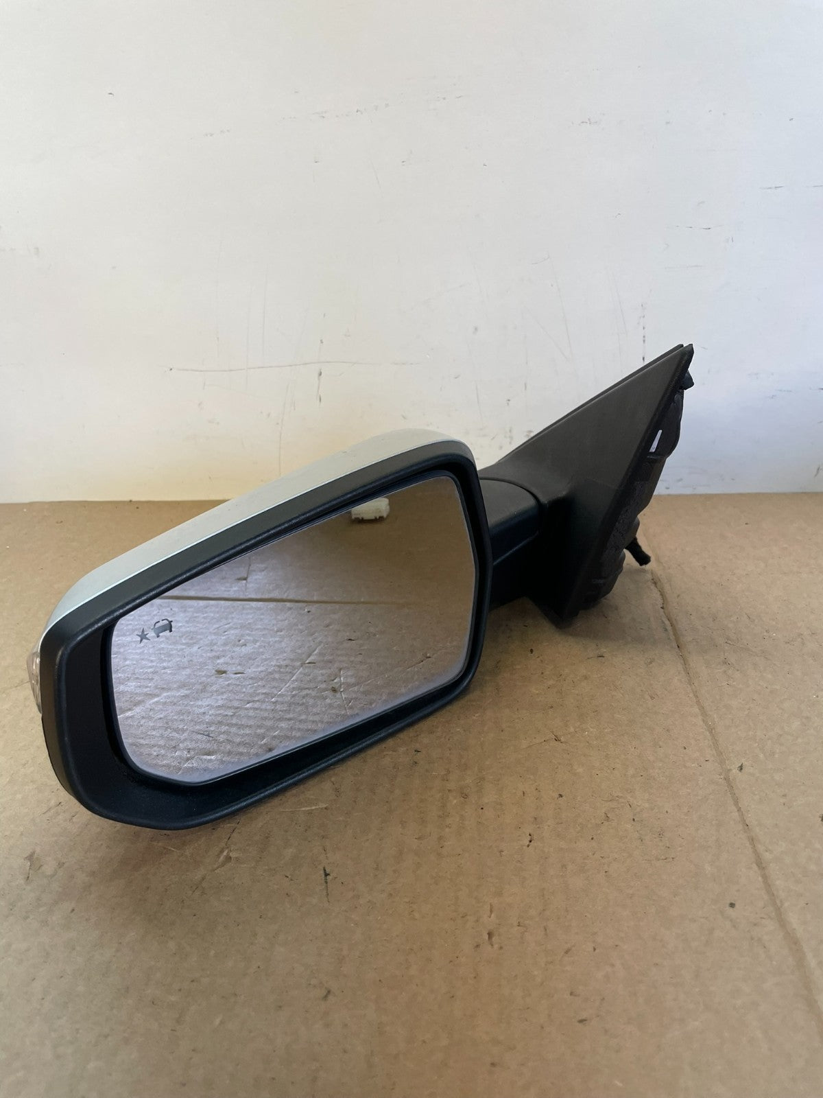 2016 to 2018 Chevrolet Malibu Left Driver LH Turn Signal Door Mirror AH6260 DW2