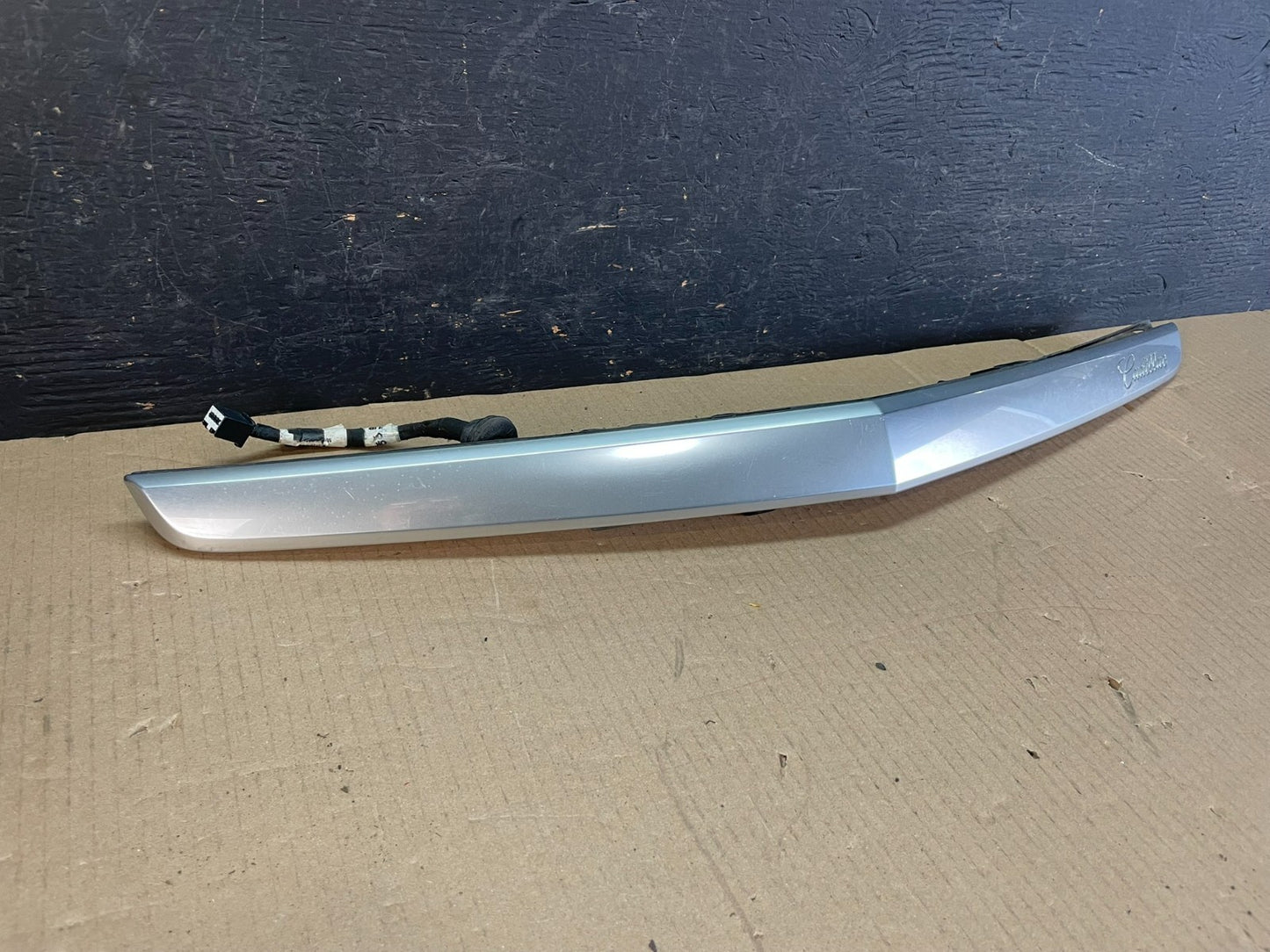 2013-2016 Cadilla XTS Trunk Lid Chrome Molding Trim Plate W/ Camera AE36152