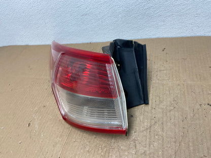 2013 to 2016 Ford Escape Left Driver LH Side Tail Light OEM AB8374 LK1