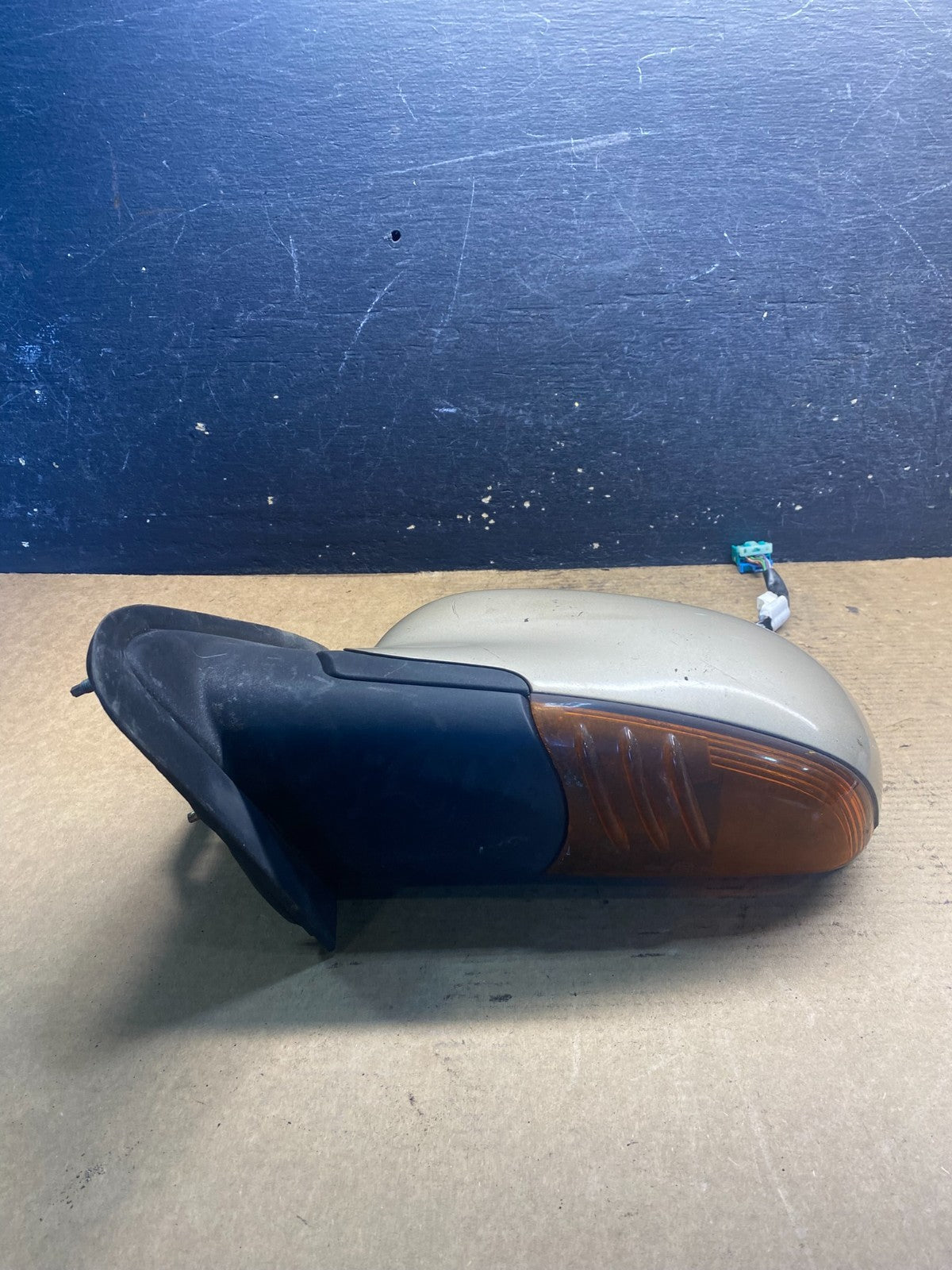 2002 to 2009 GMC Envoy Left Driver LH Side Door Trn Signal Mirror View AA1774 MS3