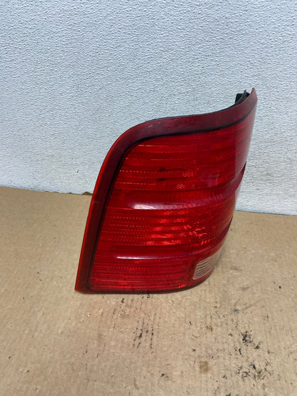 2002 to 2005 Ford Explorer Left Driver Lh Side Tail light AG2415 LK2