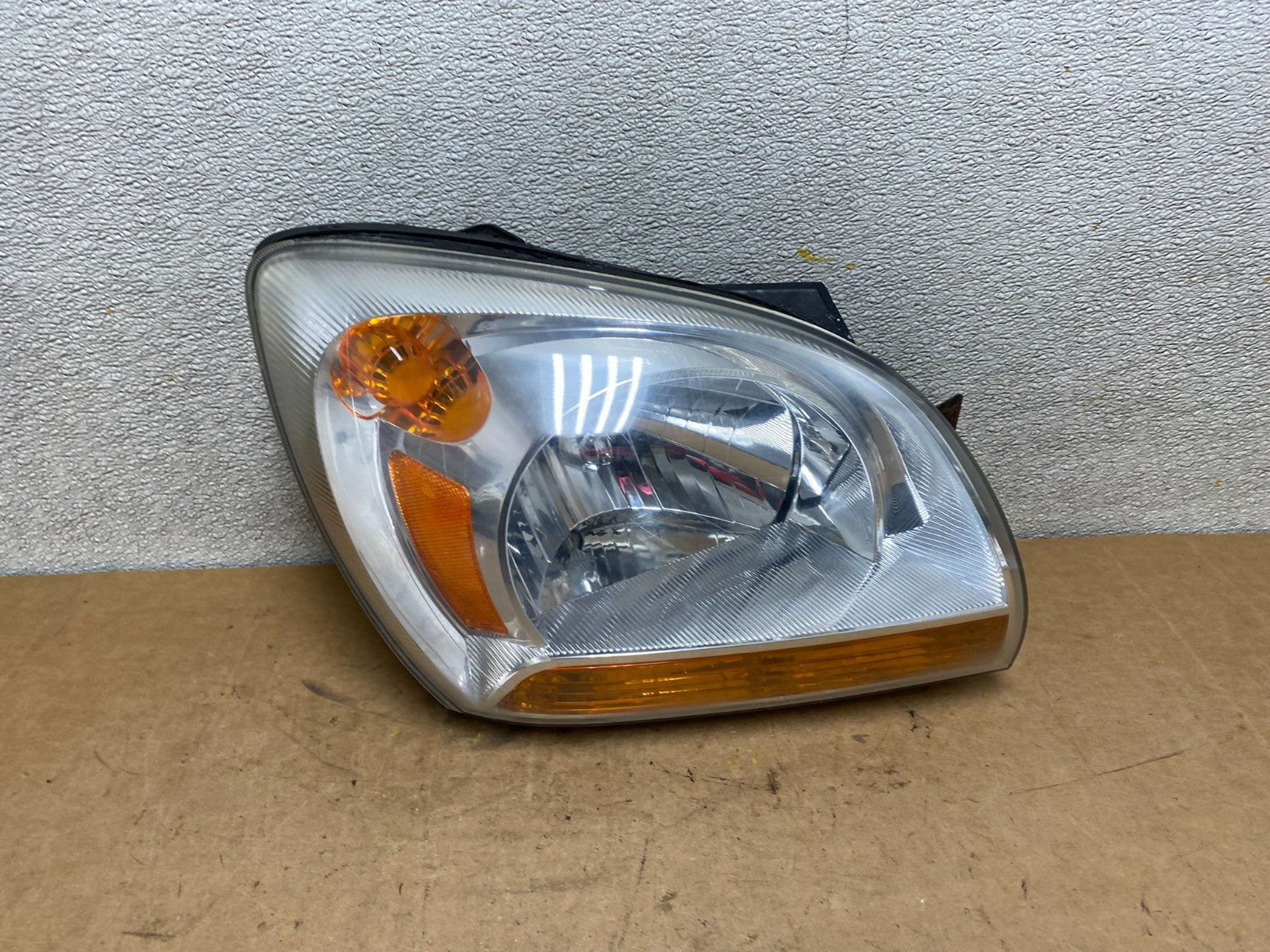 2005 to 2006 Kia Sportage Right Passenger RH Halogen Headlight DEPO X5014 DW0