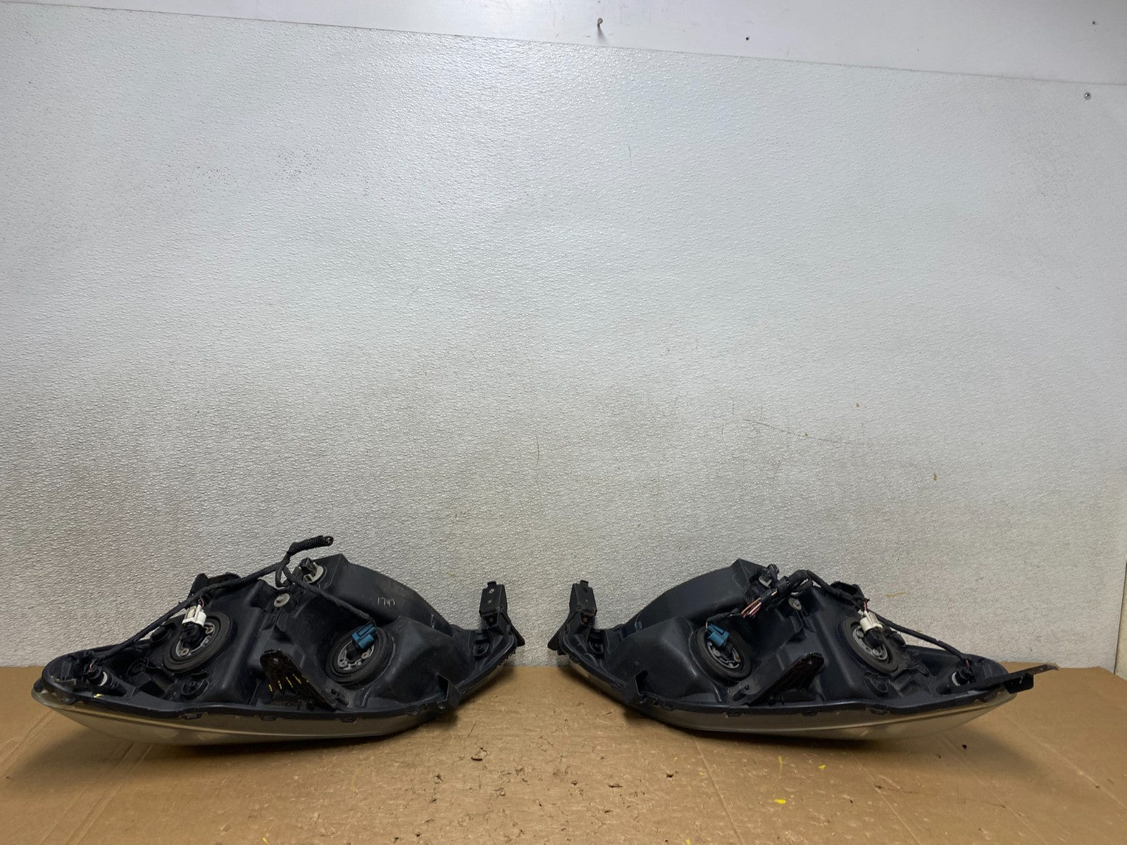 2005 2006 2007 Honda Odyssey Left+Right Set Halogen Headlights V6255 DW11