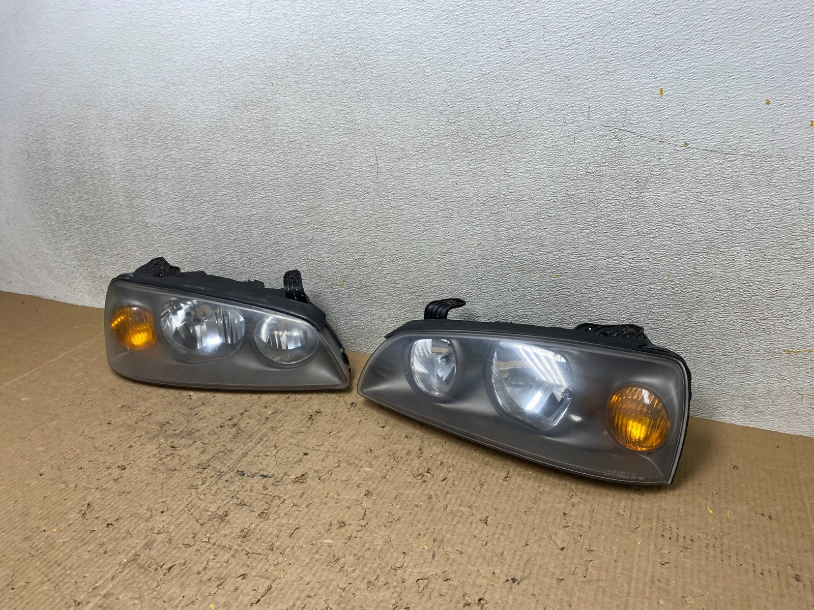 2004 2005 2006 Hyundai Elantra Left+Right Set Halogen Headlights W7978 DW1