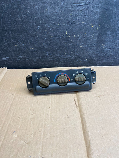 1998-2002 Chevrolet S10 Blazer HVAC A/C Heater Climate Control Module AH5517 DG0