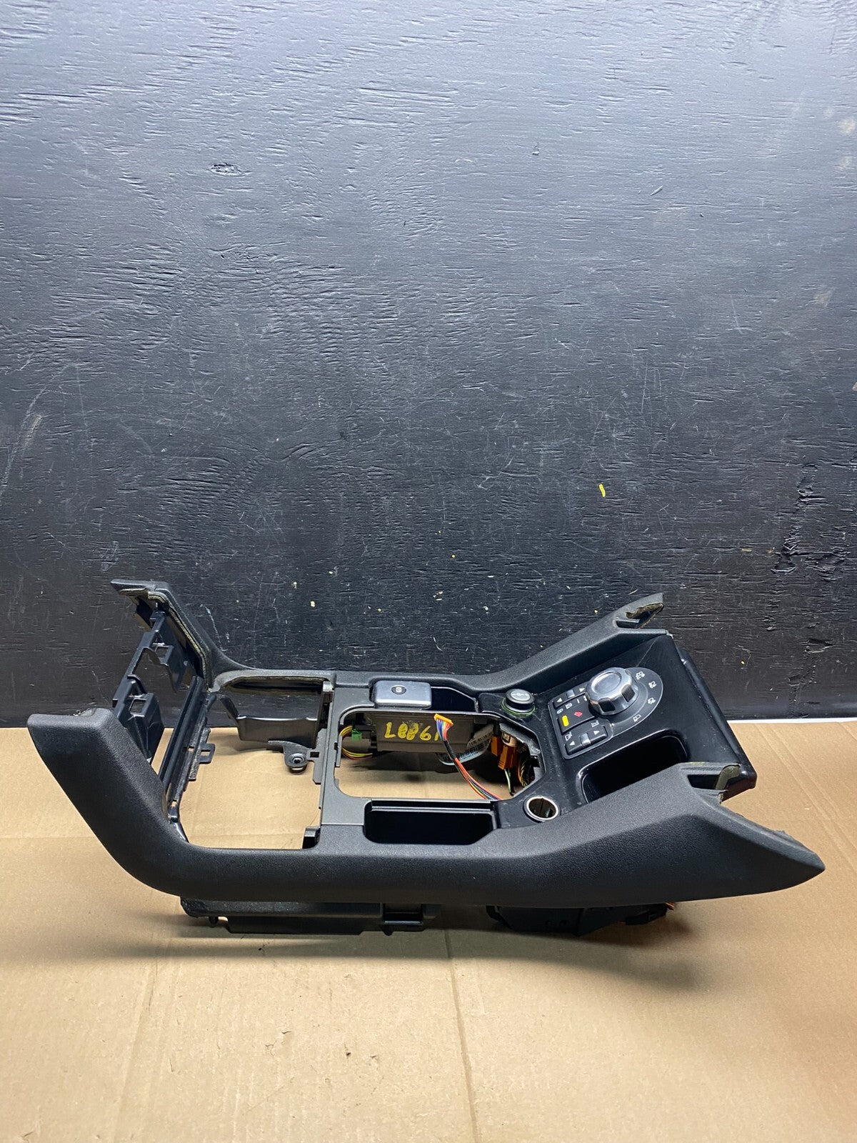 2010-2013 Land Rover Lr4 Center Console Control Switch Shifter Trim L8861 DG4
