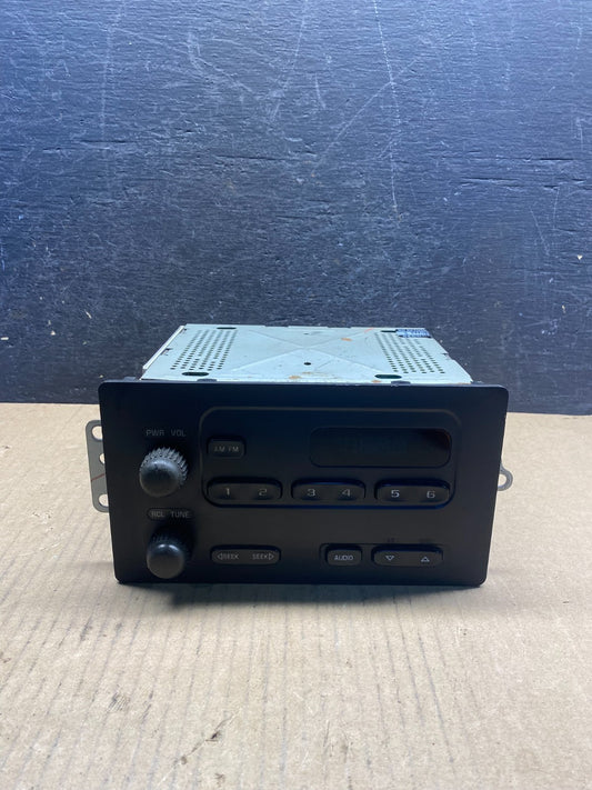 2003-2007 Chevrolet Express GMC Savana Radio AM FM mp3 Aux Input AH1820 DG0