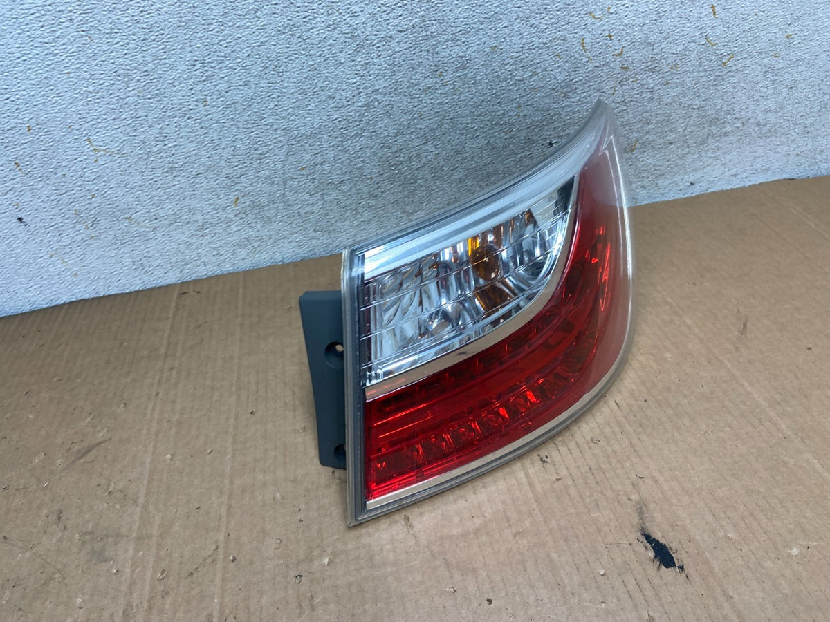 2010 2011 2012 Mazda CX-9 Right Passenger RH Tail Light AI8452 LK2