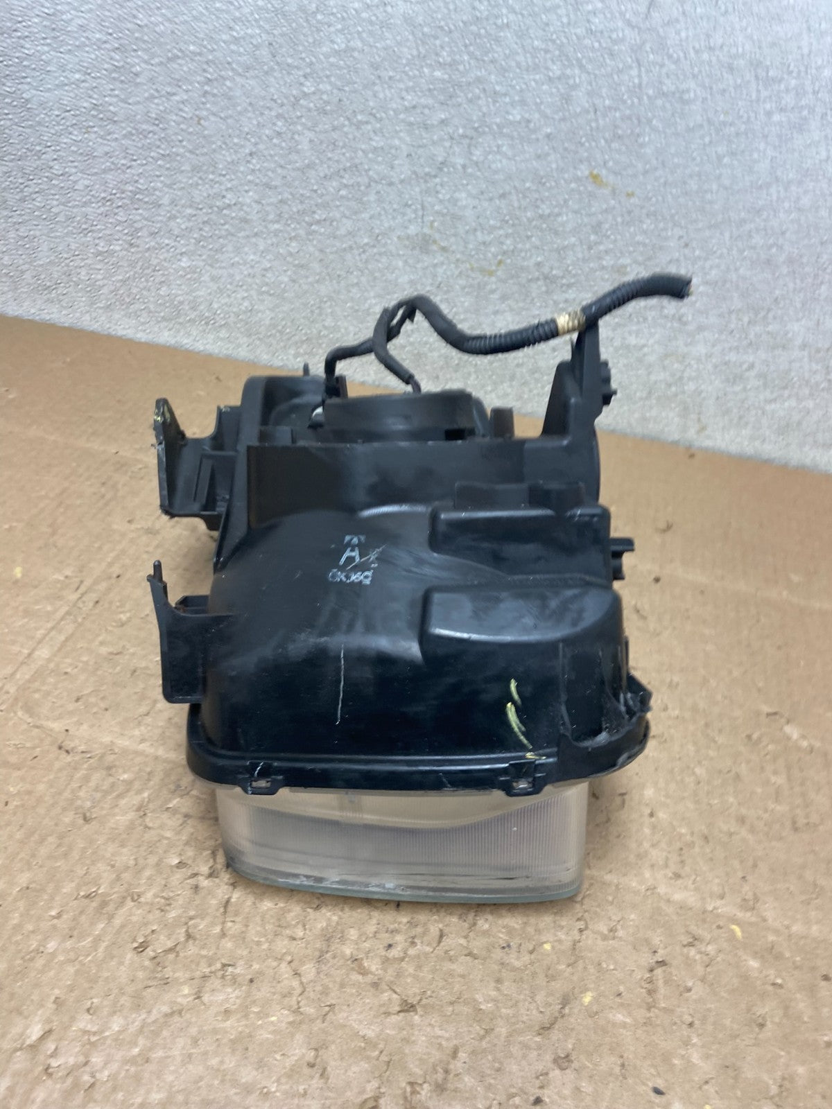2003 to 2006 Honda Element Right Passenger Rh Side Headlight Oem Y9193 DW7