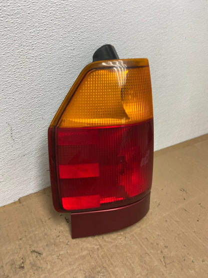 2002 to 2009 Gmc Envoy Left Driver Lh Side Tail Light OEM AC0240 LK2
