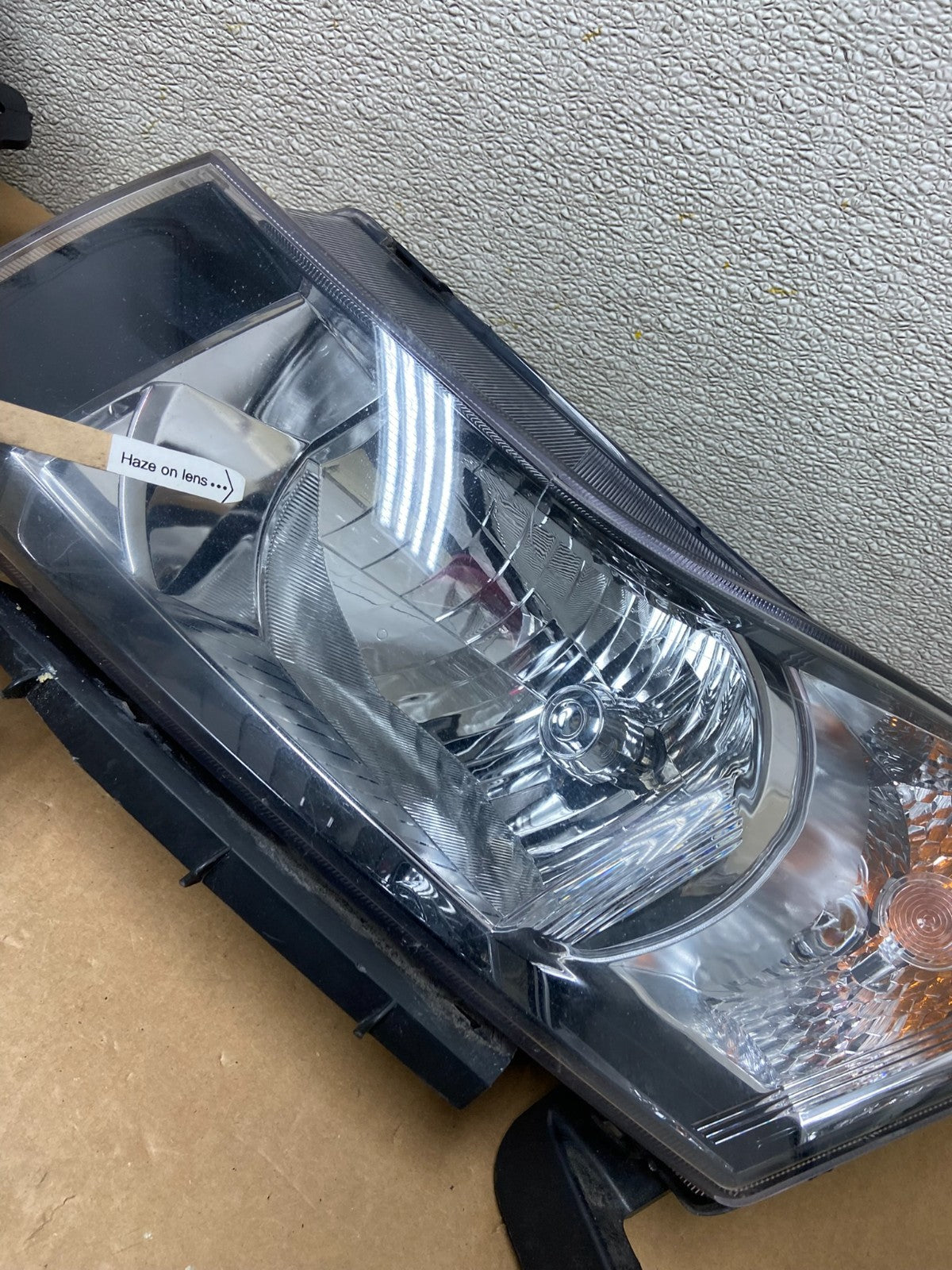 2011 to 2015 Chevrolet Cruze Halogen Left+Right Set Headlights Z7066 DW5