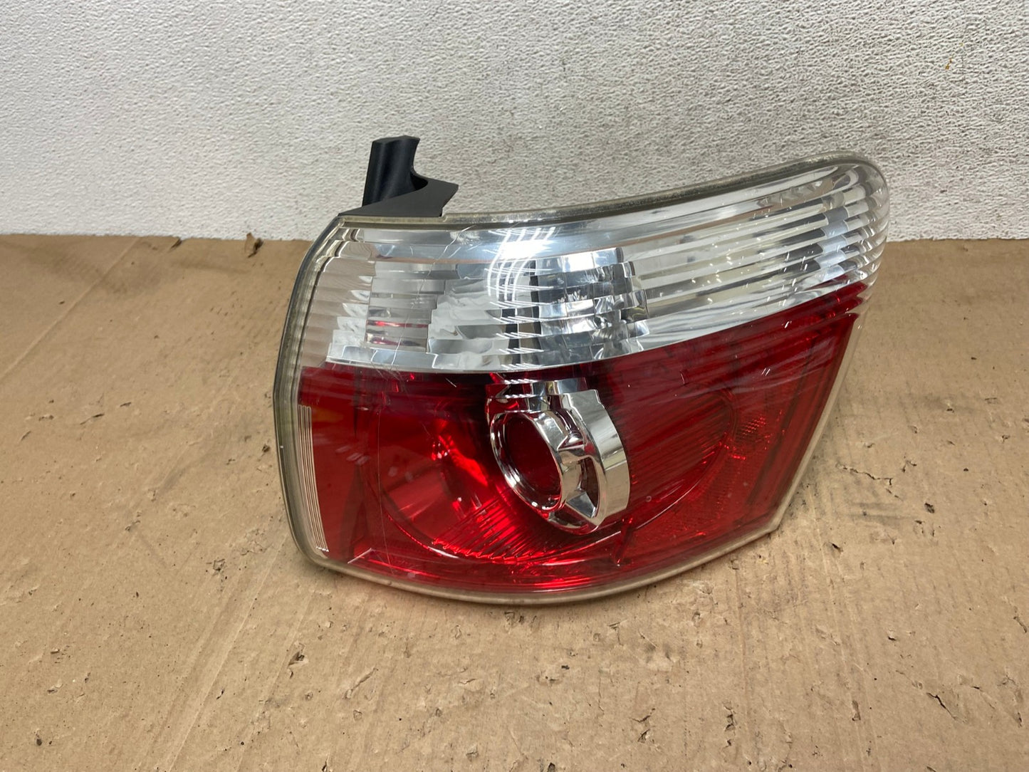 2007 to 2012 GMC Acadia Halogen Tail Light Right Passenger RH Side AE9346 LK0