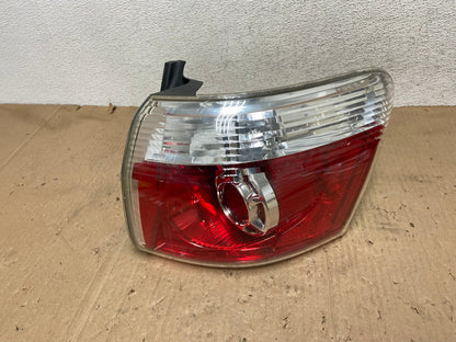 2007 to 2012 GMC Acadia Halogen Tail Light Right Passenger RH Side AE9346 LK0