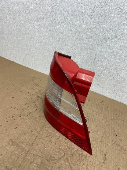 2002-2005 Mercedes ML 350 Ml-Class Right Passenger Rh Side Tail Light AB9868 DW1