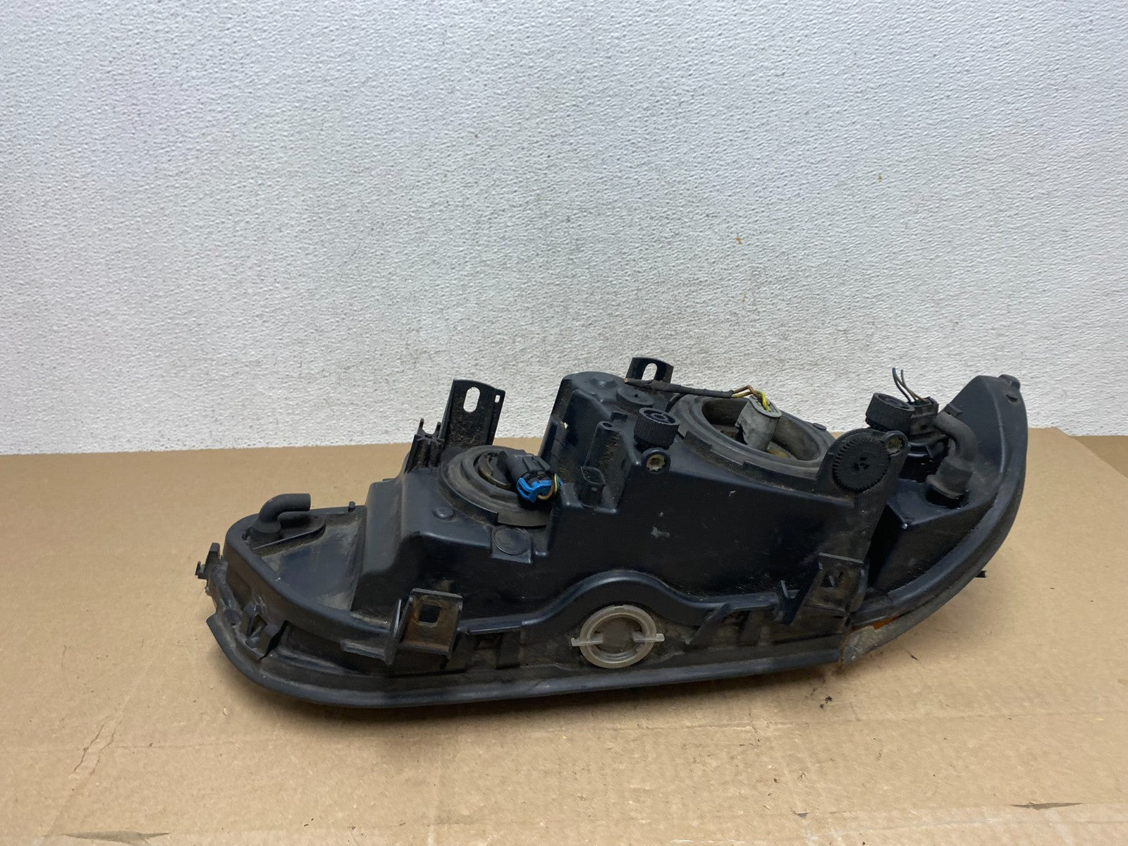 1997 - 2000 BMW E39 5 Series Headlight Left Driver Halogen AE6755 DW5