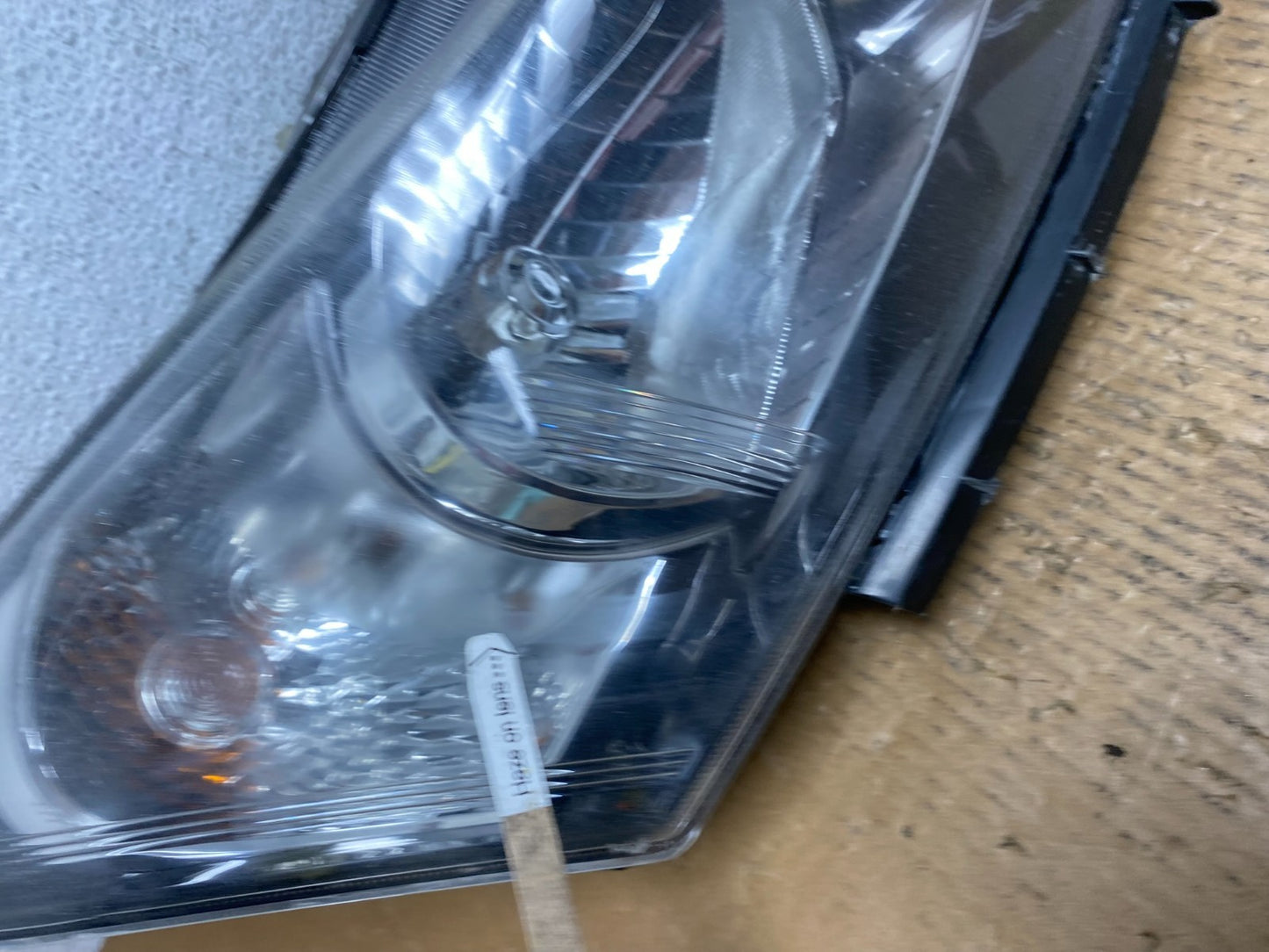 2011 to 2015 Chevrolet Cruze Halogen Left+Right Set Headlights AE1227 DW5