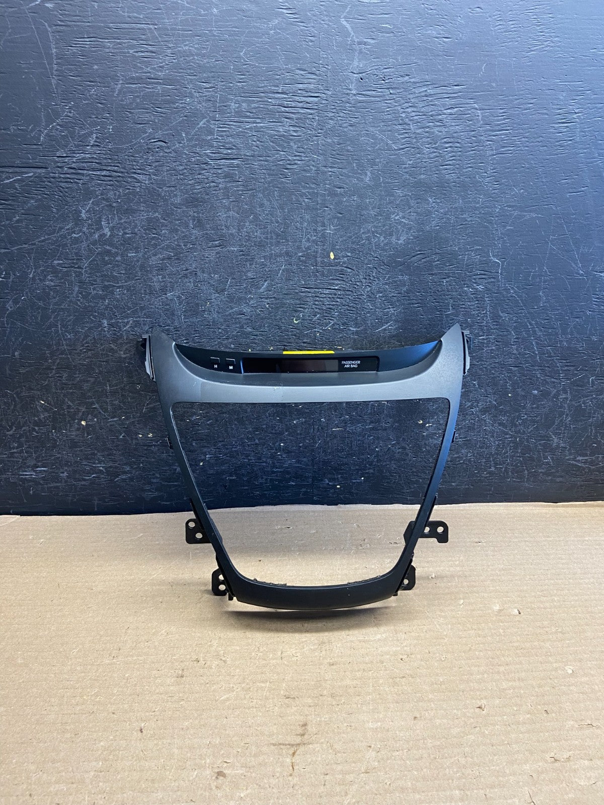 2014-2016 Hyundai Elantra Center Radio Climate Control Air Vent Bezel AH1565 DG0