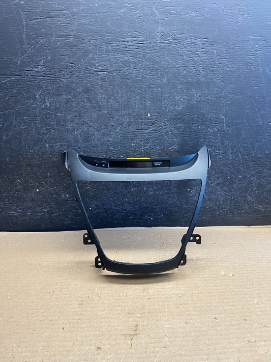 2014-2016 Hyundai Elantra Center Radio Climate Control Air Vent Bezel AH1565 DG0