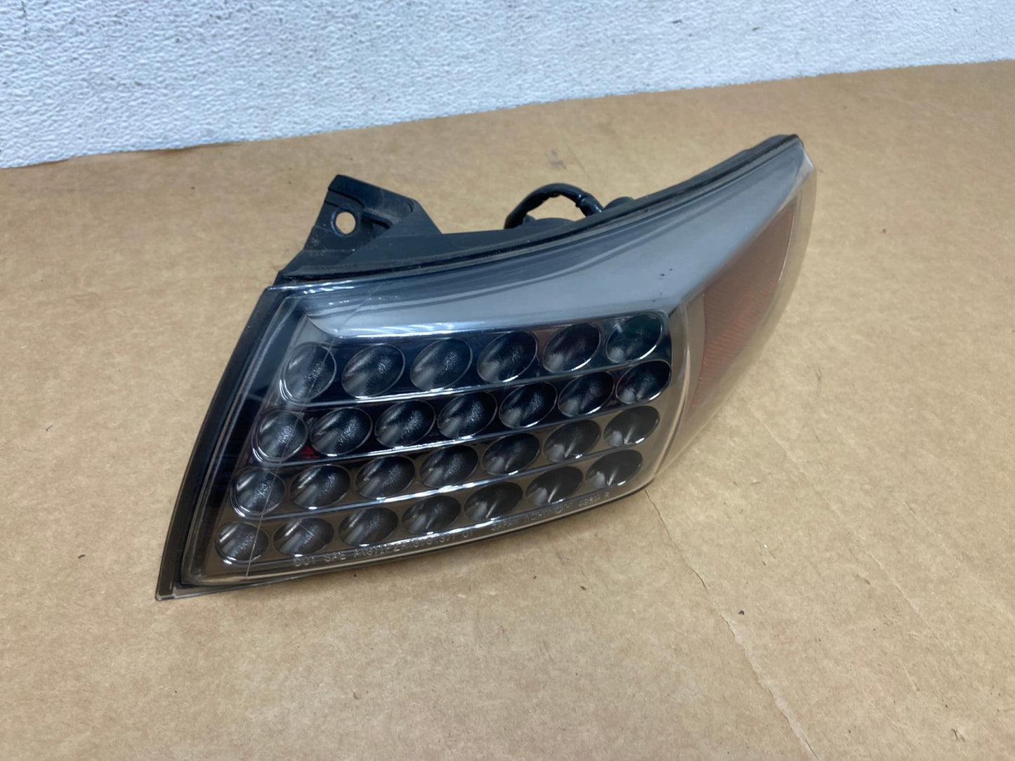 2006 2007 2008 Infiniti FX35 Right Passenger Smoked lens Tail Light AD44462