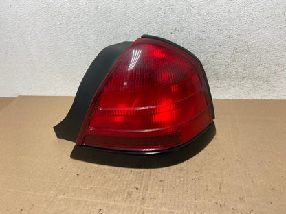 2003-2011 Ford Crown Victoria Right Passenger Rh Side Tail Light AE6112 LK0