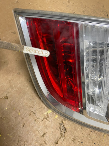2007 2008 2009 Mazda Cx-9 Right Passenger Rh Side Inner Tail Light Oem V8501 DW4