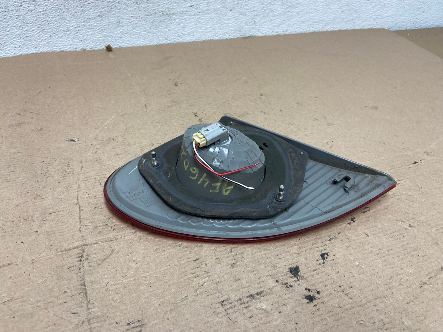 2003-2008 Toyota Corolla Inner Passenger Right RH Side Tail Light AF4602 LK3
