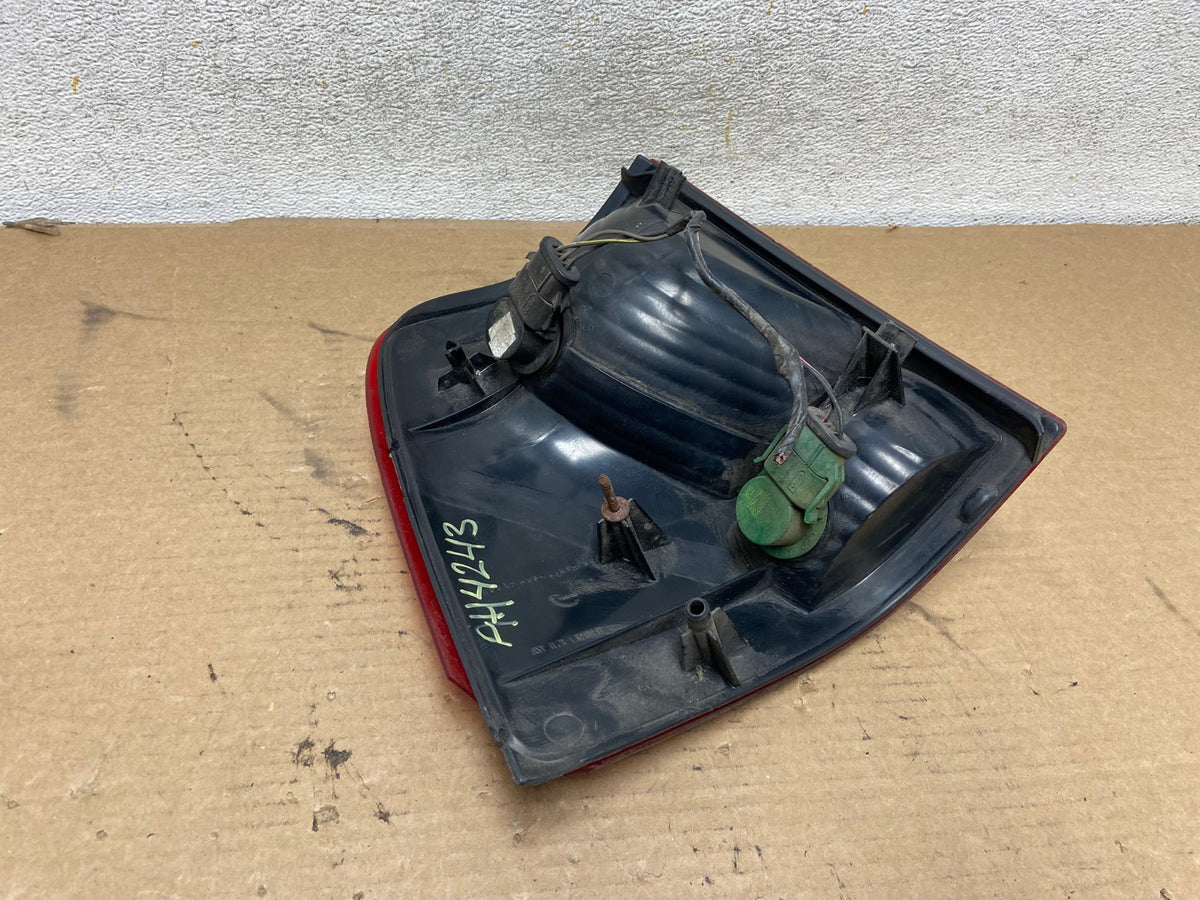 2002 to 2005 Ford Explorer Right Passenger Rh Side Tail light AH4243 LK5