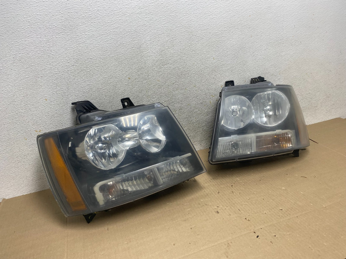 2007 to 2013 Chevrolet Suburban Tahoe Left+Right Set Headlights AI2151 DW2