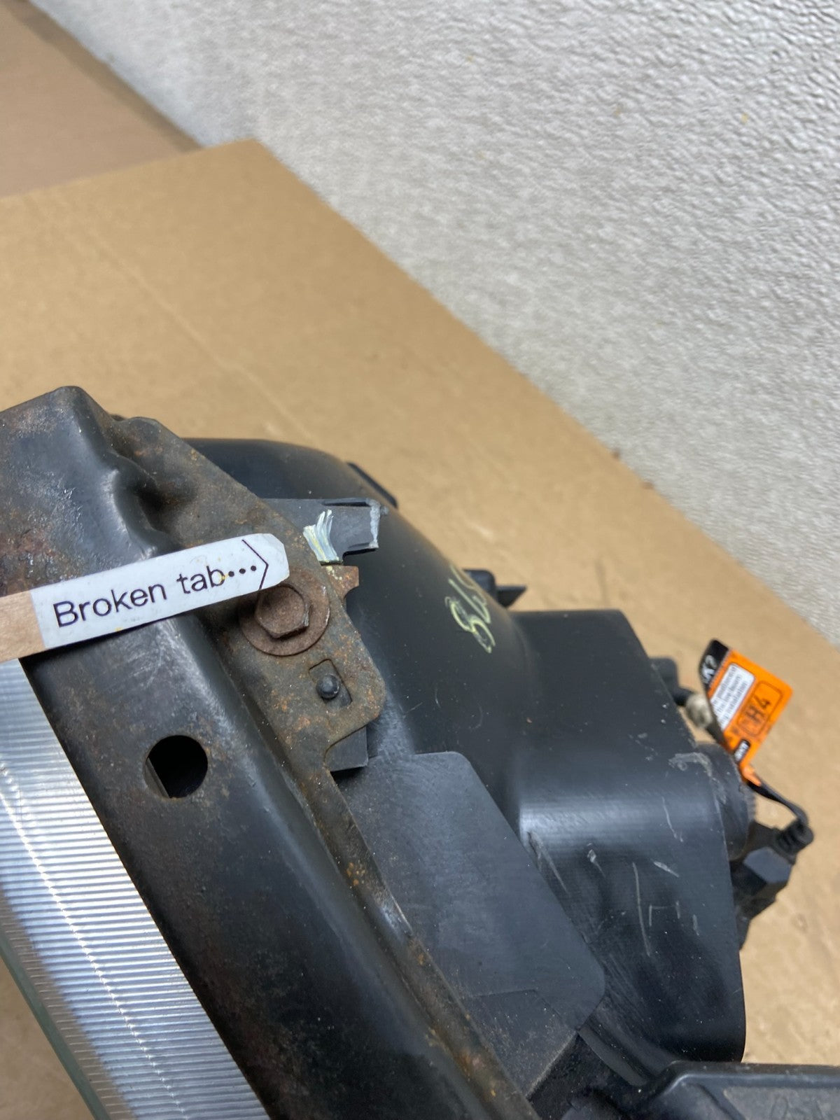 2003 to 2006 Honda Element Left Driver Lh Side Headlight AB4598 DW5
